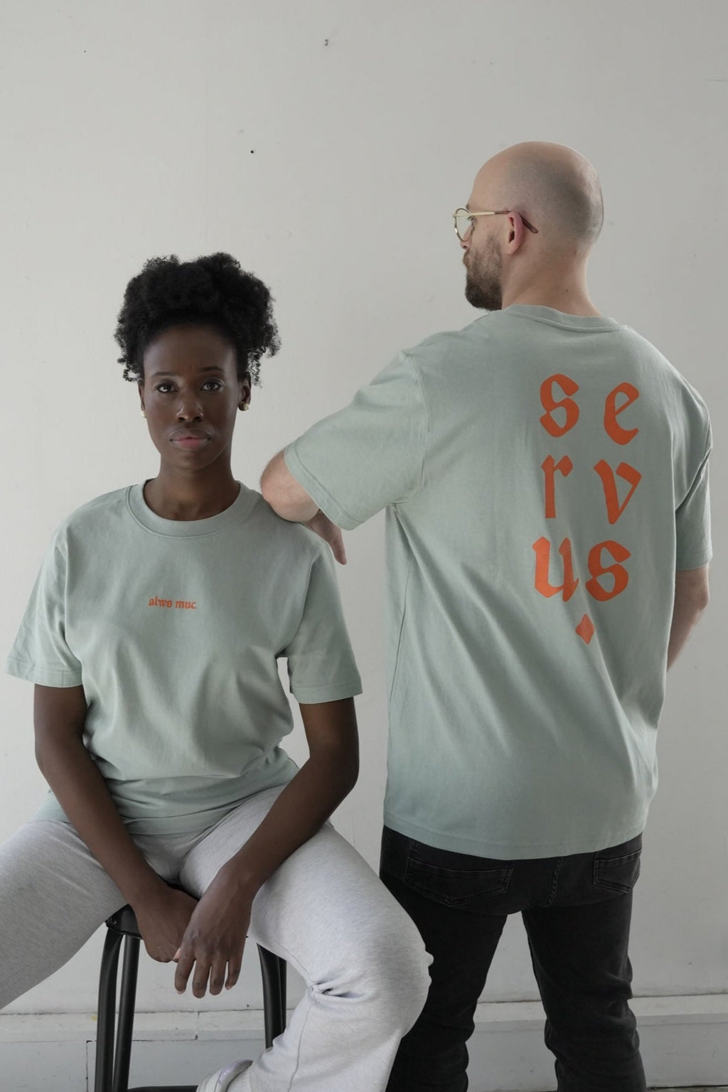 T-Shirt "SERVUS" - Unisex