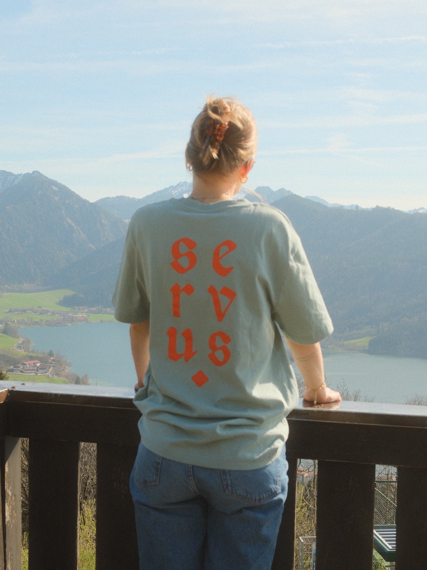 T-Shirt "SERVUS" - Unisex