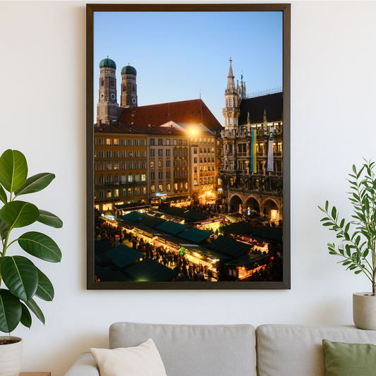 Poster von München - Marienplatz am Abend